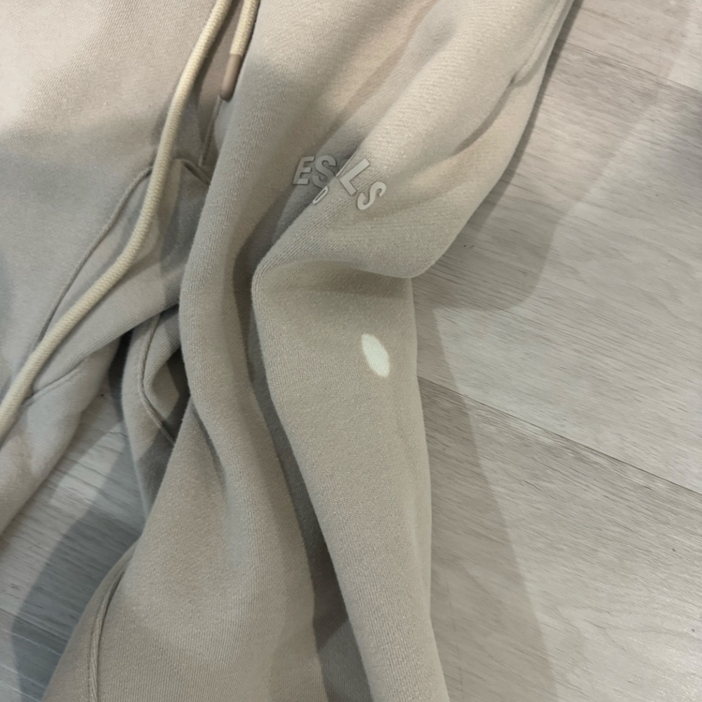 Brand: Essentials - Picture 3 of 5